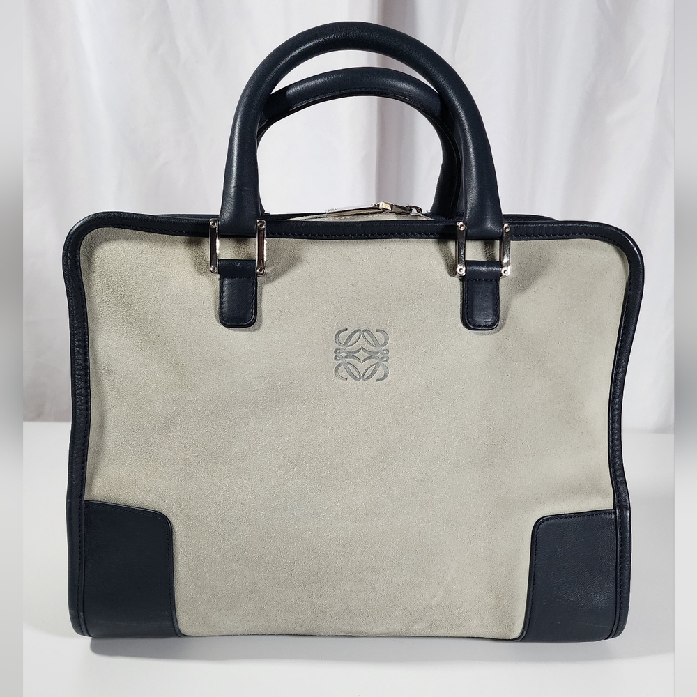 Loewe Amazona handbag. Suede.